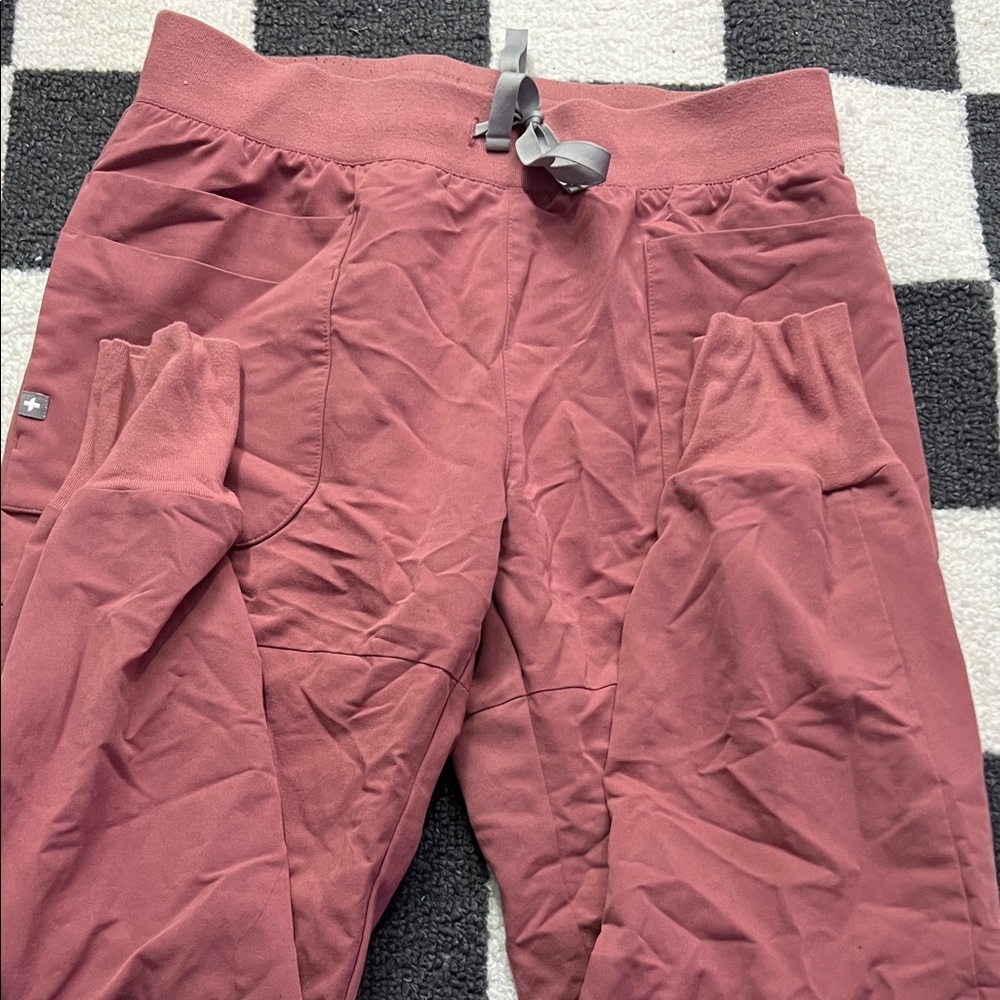 Figs Women's Rose Mauve Scrub Pants